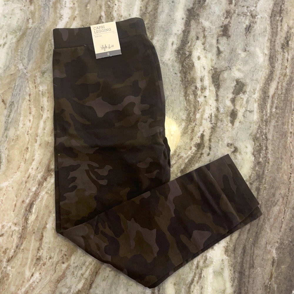 Camo Capri Leggings